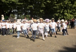  (photo)