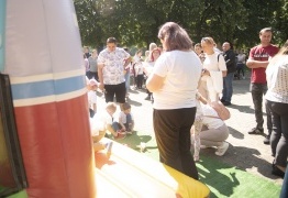  (photo)