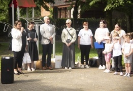  (photo)