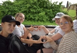  (photo)