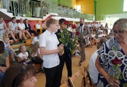  (photo)