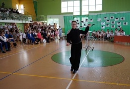  (photo)