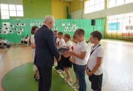  (photo)