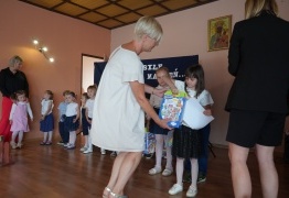  (photo)