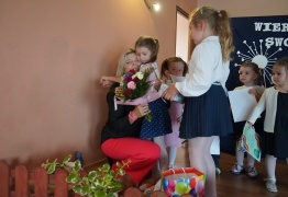  (photo)