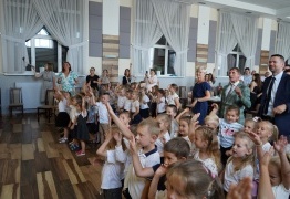  (photo)
