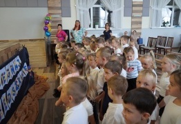  (photo)
