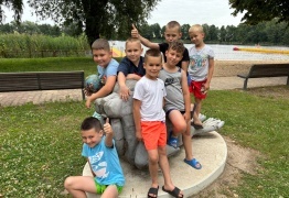  (photo)