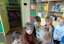  (photo)