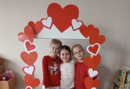  (photo)