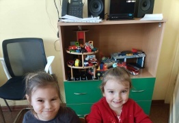  (photo)