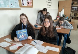  (photo)