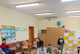  (photo)