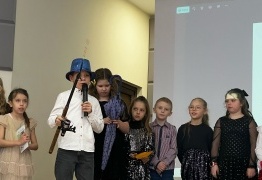  (photo)