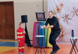  (photo)