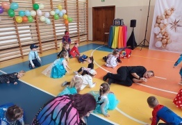  (photo)