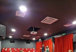  (photo)