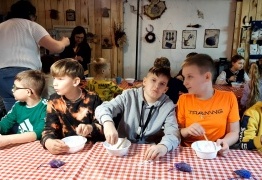  (photo)