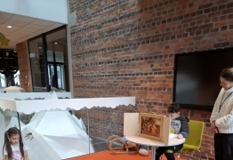  (photo)