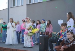  (photo)