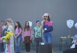  (photo)