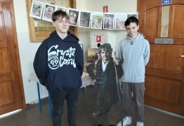  (photo)