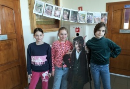  (photo)