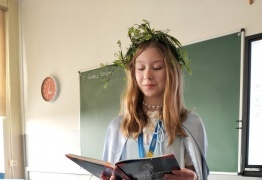  (photo)