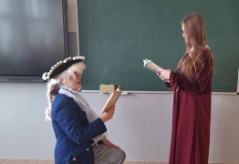  (photo)