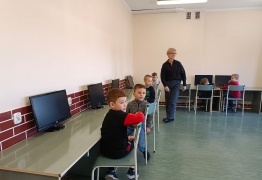  (photo)