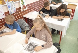  (photo)