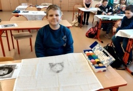  (photo)