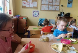  (photo)