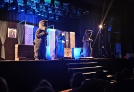 (photo)