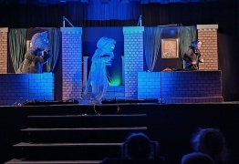  (photo)