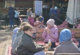  (photo)