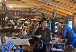  (photo)