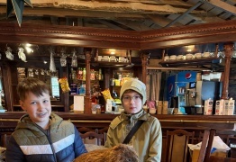  (photo)