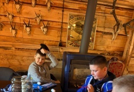  (photo)