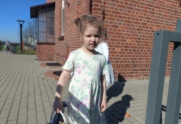  (photo)