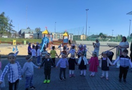  (photo)