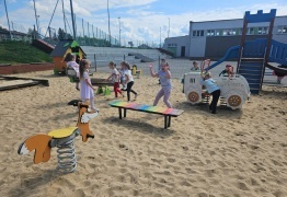  (photo)
