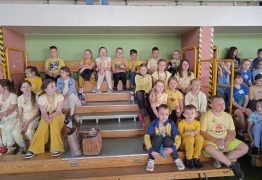  (photo)
