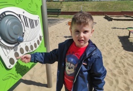  (photo)
