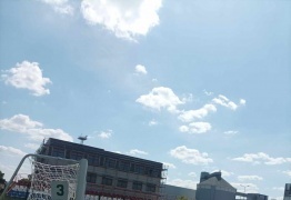 (photo)