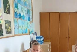  (photo)