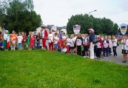  (photo)