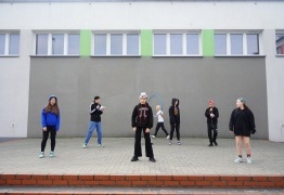  (photo)