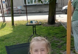  (photo)
