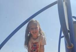  (photo)